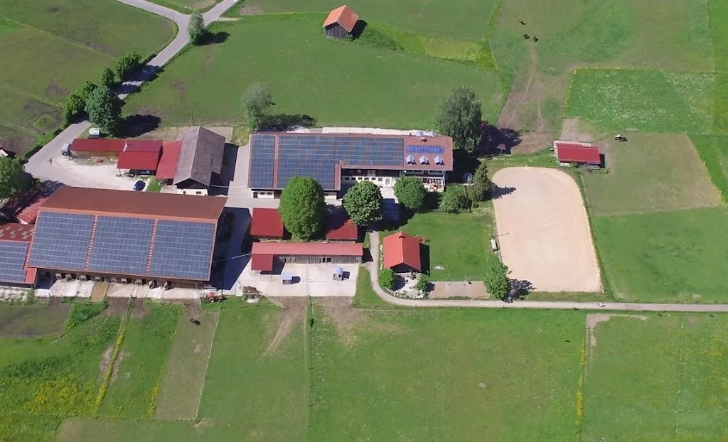 Reitstall Kirchbichler - Foto 1