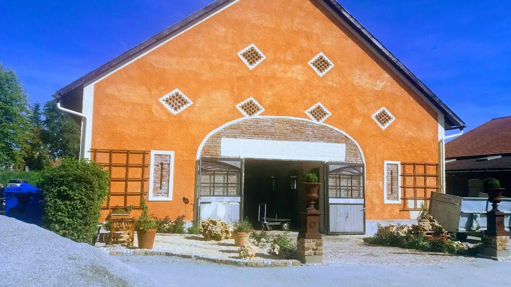 Ausbildungs- und Verkaufsstall Hofgut Holzhausen - Foto 1