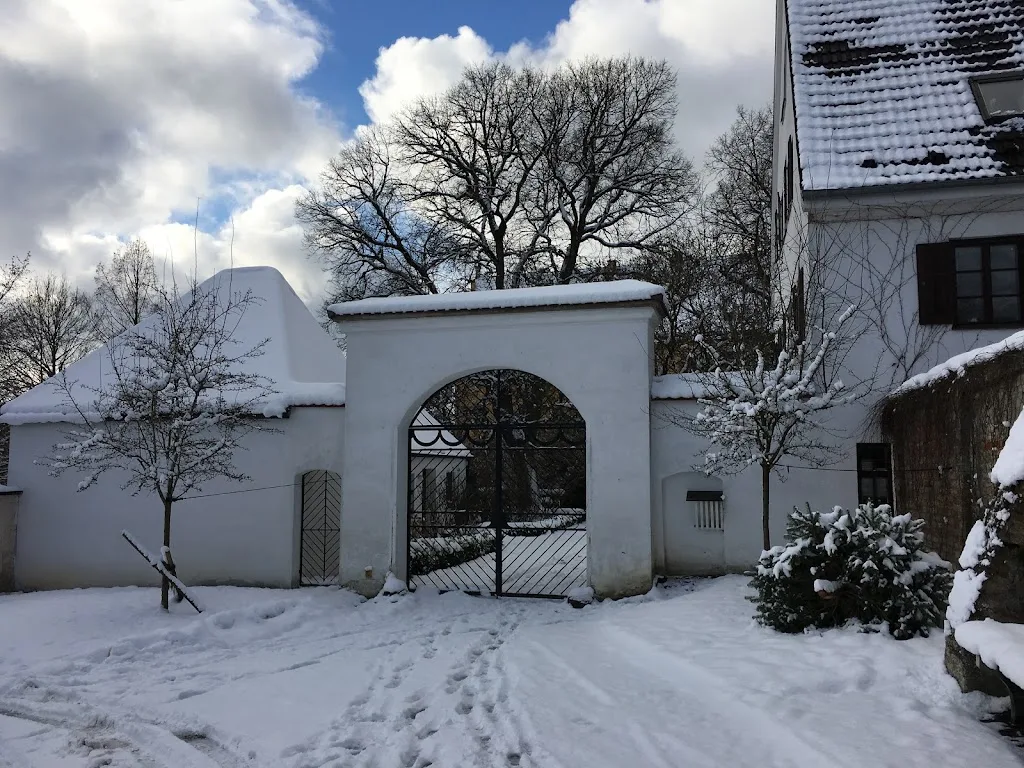 Reitstall Schloss Aystetten - photo 2
