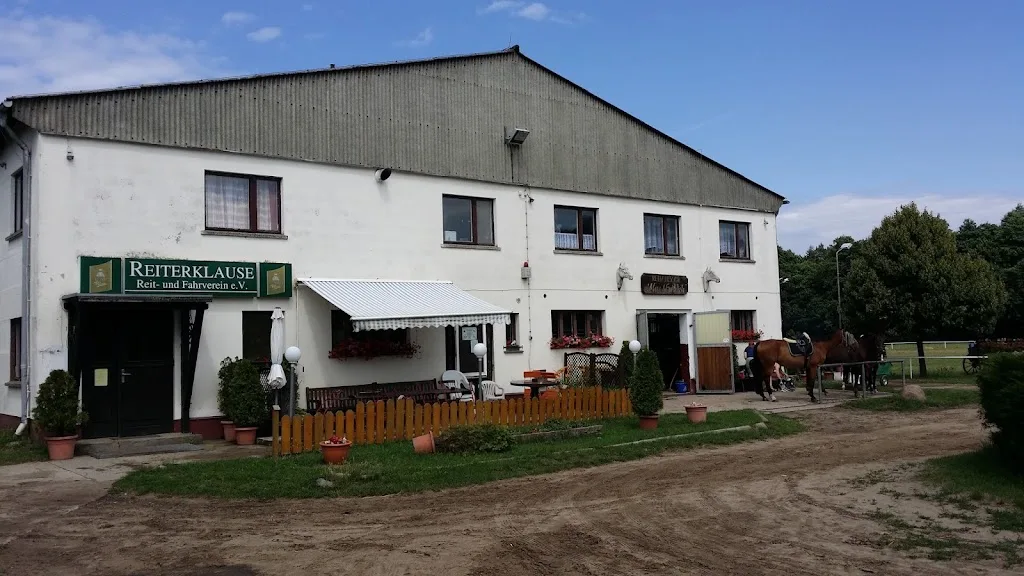 Zucht- und Ausbildungsstall - Foto 1