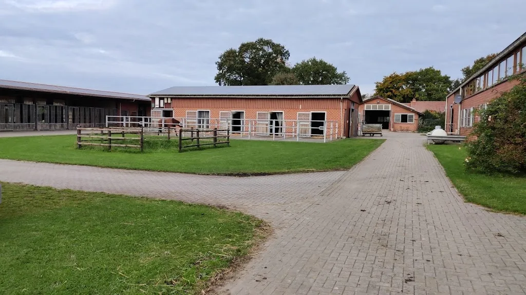 Pferdezentrum Meeresberg - Hof Eschenhorst - Foto 1