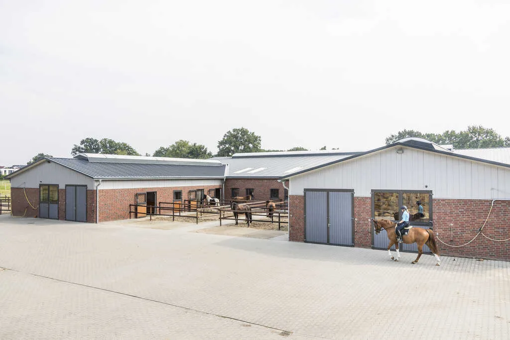 PferdeGESUNDheitsHof HALJ - Foto 1
