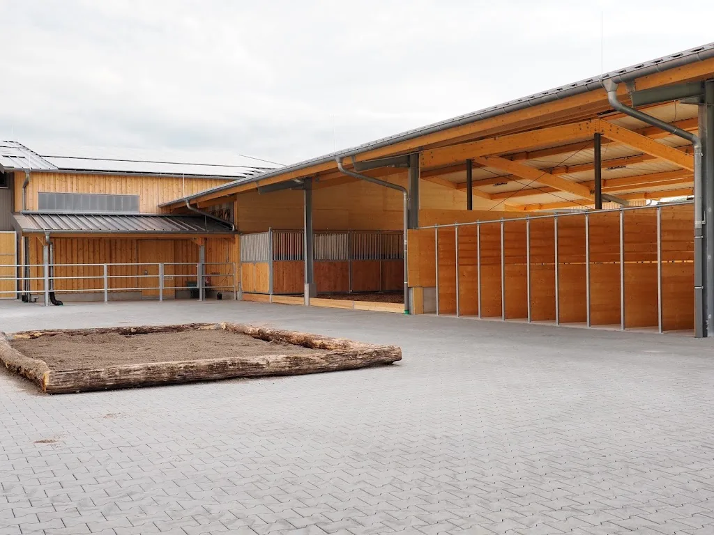 Werner Jost Reitschule - Foto 1