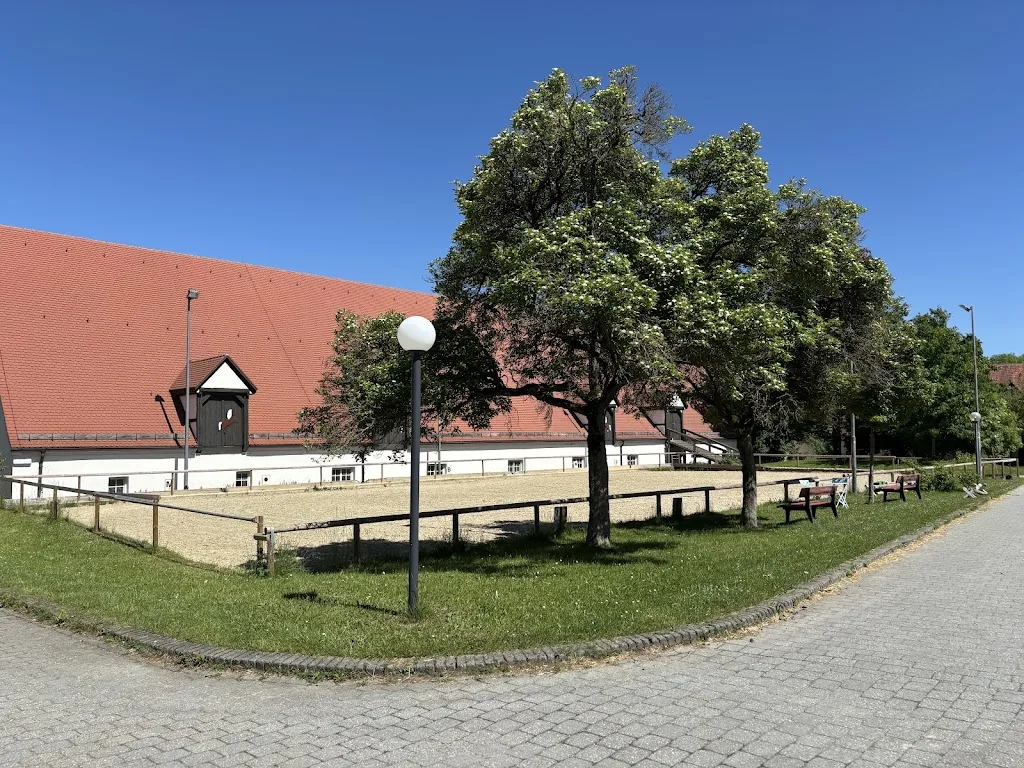 Reit- und Fahrverein Ochsenhausen e.V. - Foto 1
