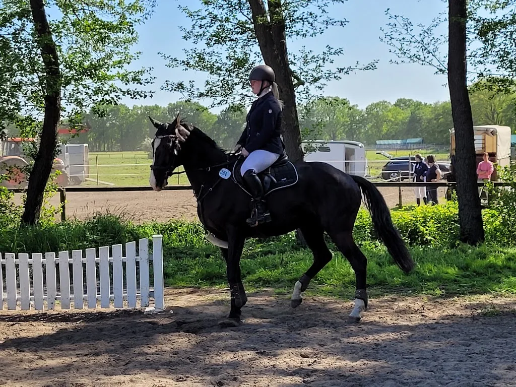 Reitsportzentrum Bremen Mahndorf - Foto 1
